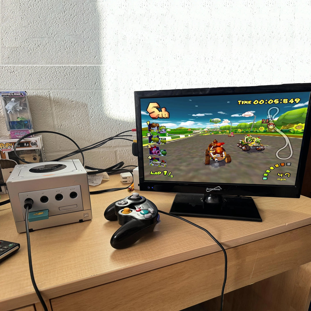 Nintendo Gamecube Console: Super Mario Sunshine