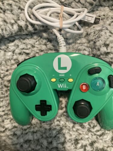 Nintendo Wii U Luigi Green/Blue Wired Fight Pad Controller