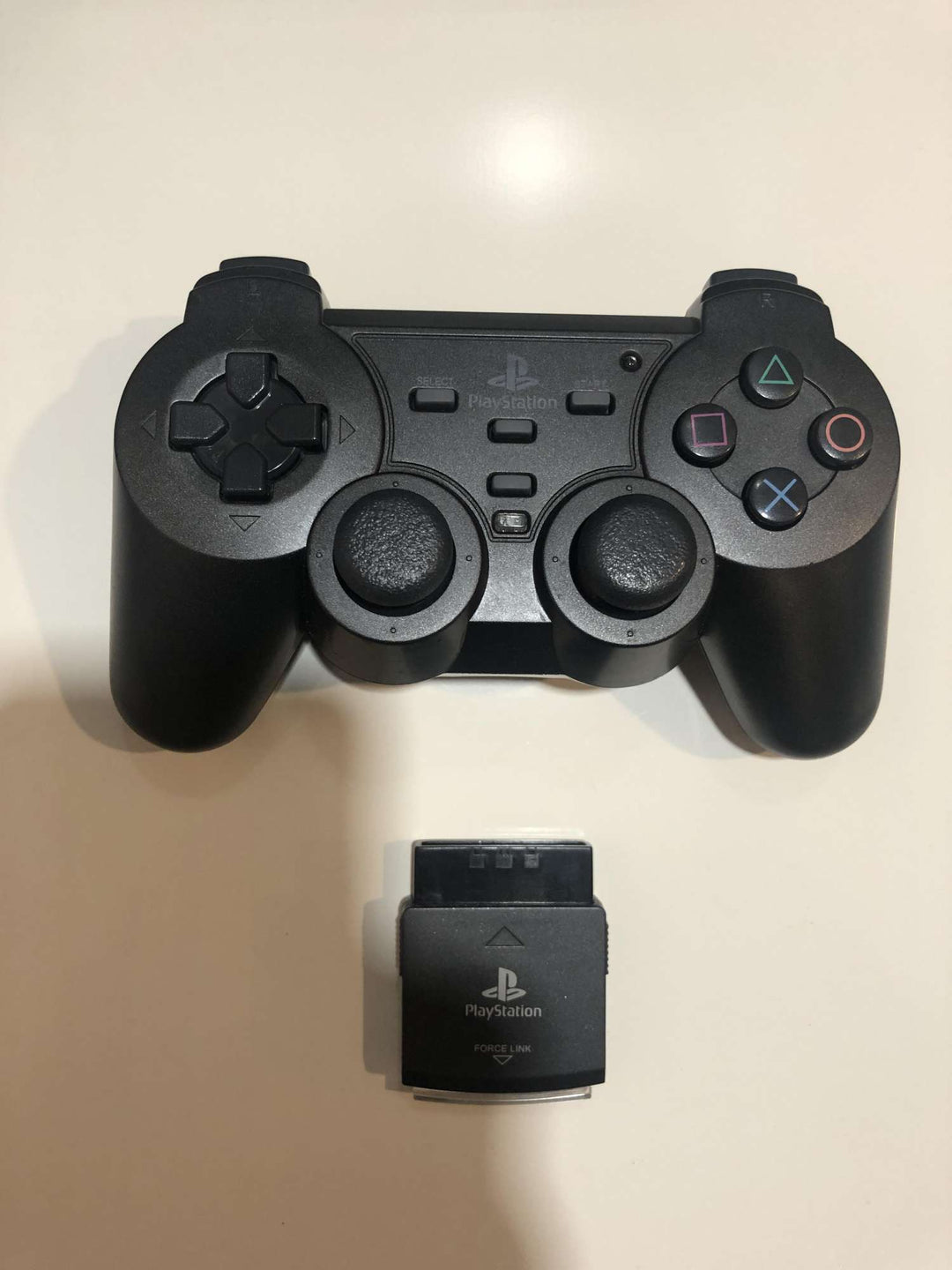 Manette sans fil Force 2 Katana pour PS2 Playstation 2 (Noire) (Retro Fam)