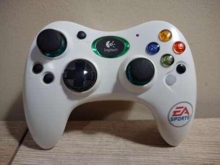 Xbox Logitech EA Sports Controller (Retro Fam)
