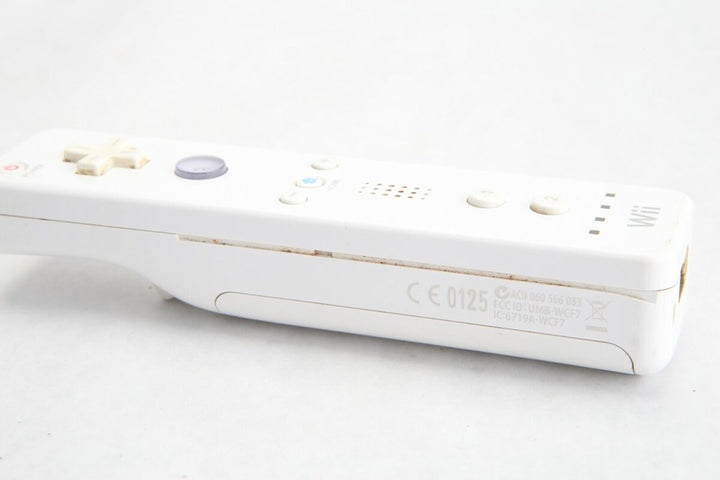 Official Nintendo Wii Controller (Retro Fam)