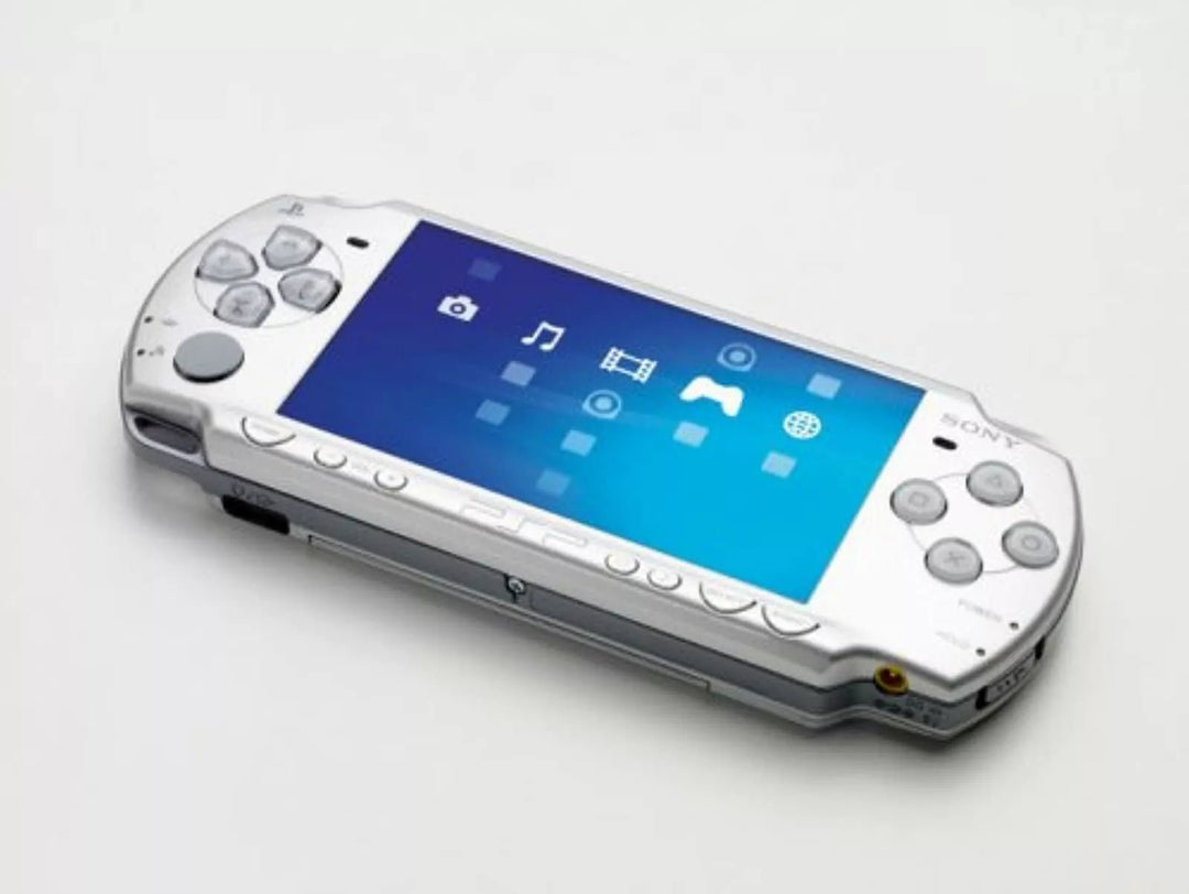 Consola PlayStation Portable PSP 2000 - Plateada (Retro Fam)