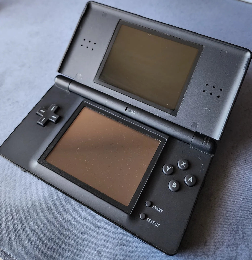 Order Nintendo DS Lite – Portable Gaming Fun | RetroFam