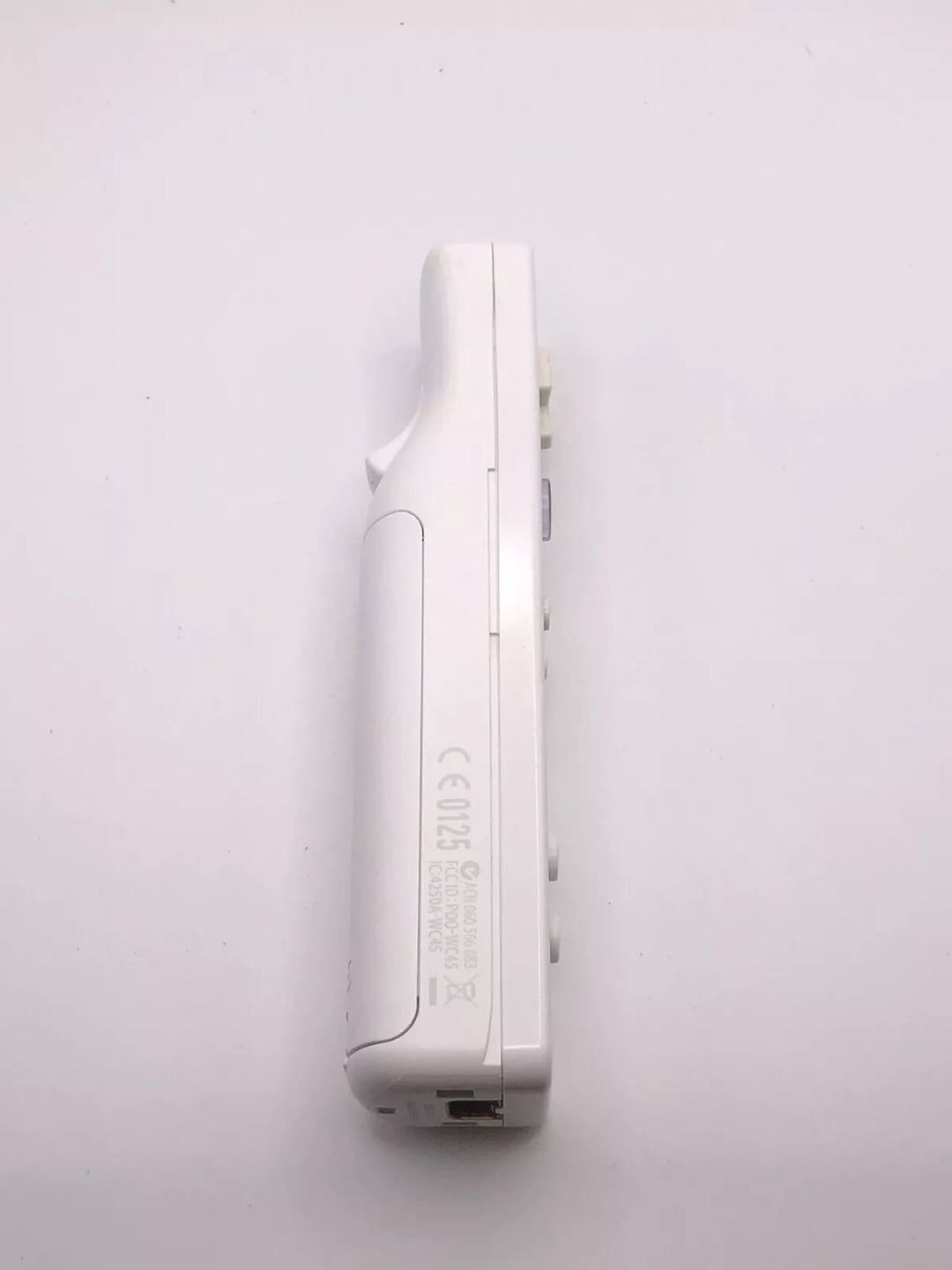 Official Nintendo Wii Controller (Retro Fam)