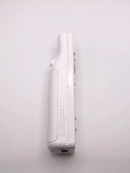 Official Nintendo Wii Controller (Retro Fam) - Image 2