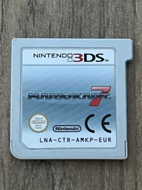 Nintendo 3DS Console: Mario Kart 7 (Retro Fam)